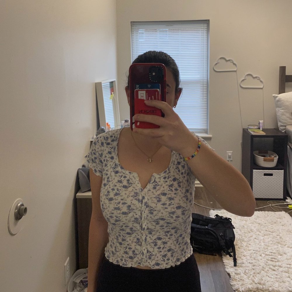 Brandy Melville tshirt